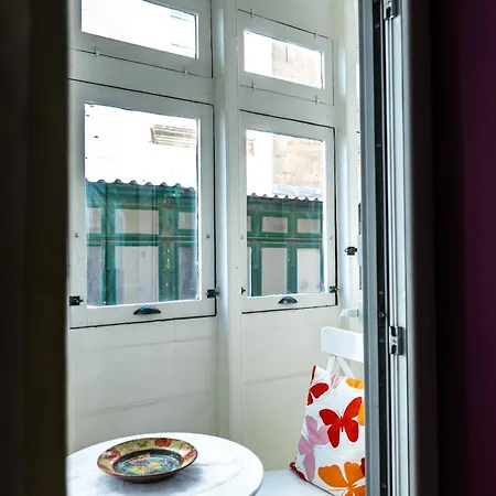 Traditional Maltese Styled 2Br Apartment With Large Maltese Balcony & Internal Yard - Located In The Heart Of Valletta - Maltese Capital City Exterior photo