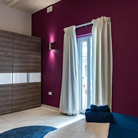 Traditional Maltese Styled 2Br Apartment With Large Maltese Balcony & Internal Yard - Located In The Heart Of Valletta - Maltese Capital City Exterior photo