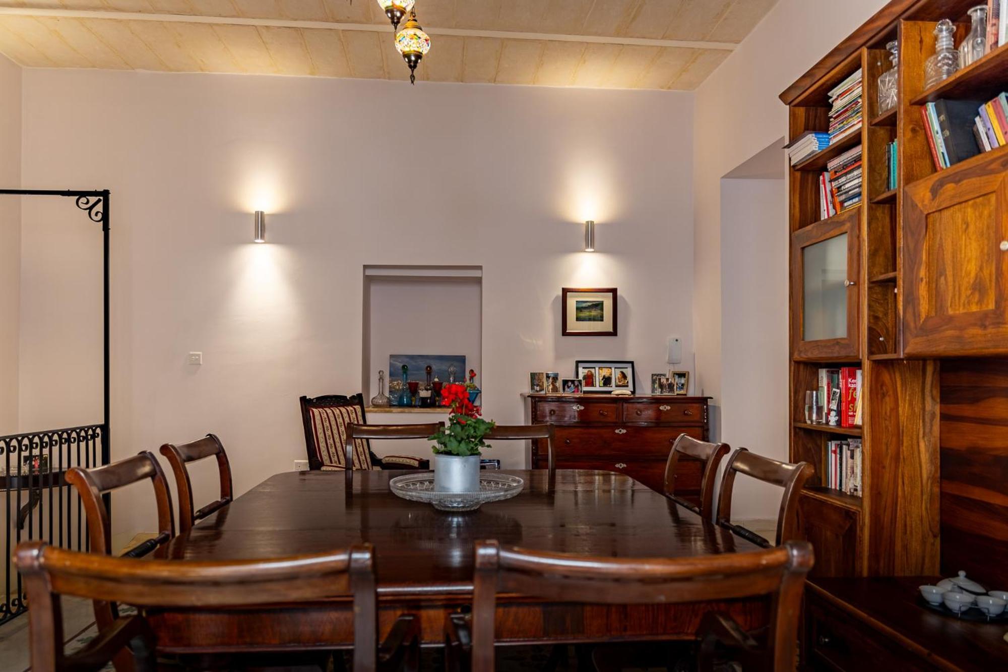 Apartment Traditional Maltese Styled 2br With Large Maltese Balcony & Internal Yard - Located In The Heart Of - Maltese Capital Valletta