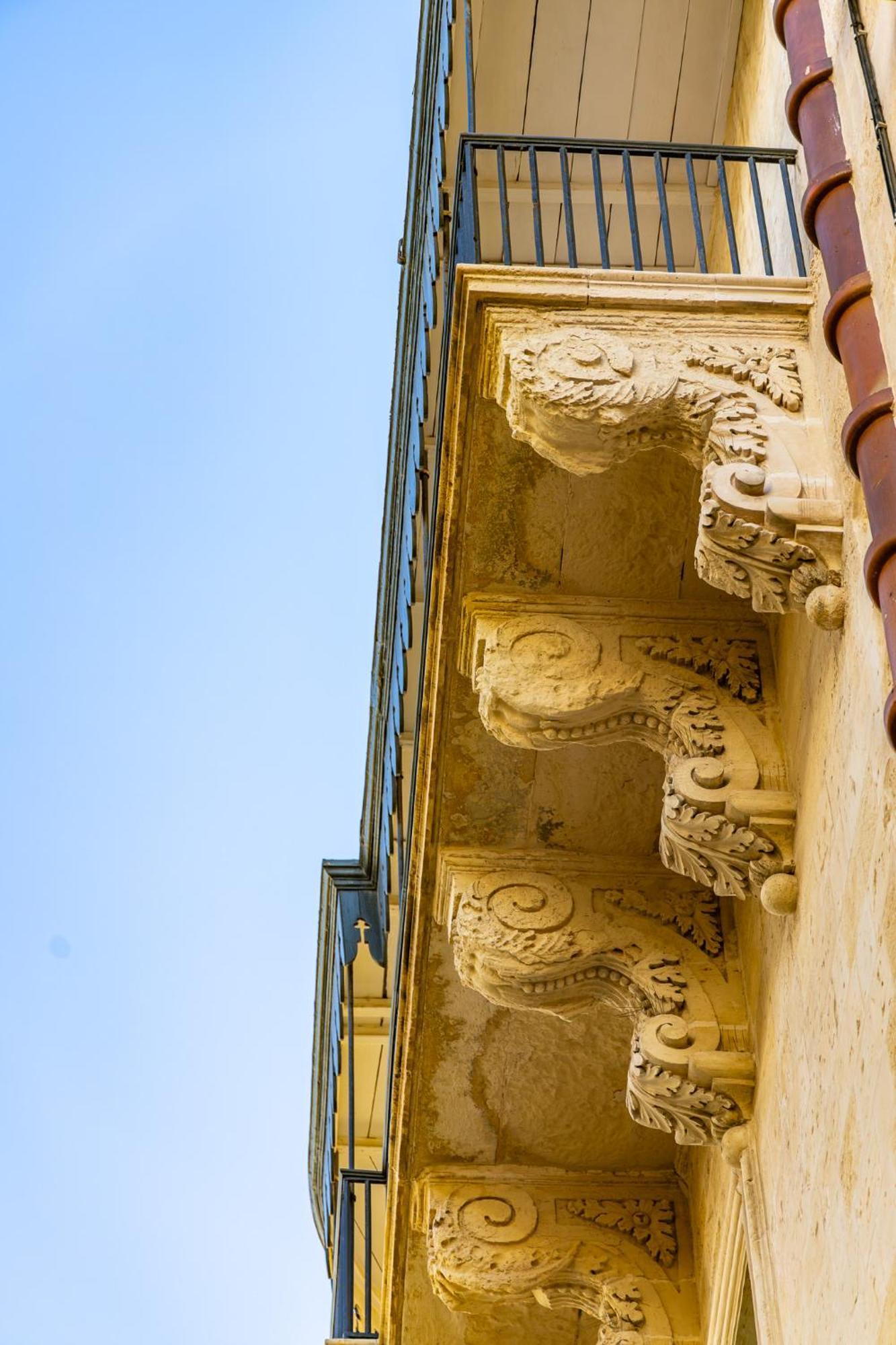 Traditional Maltese Styled 2br With Large Maltese Balcony & Internal Yard - Located In The Heart Of - Maltese Capital Apartment