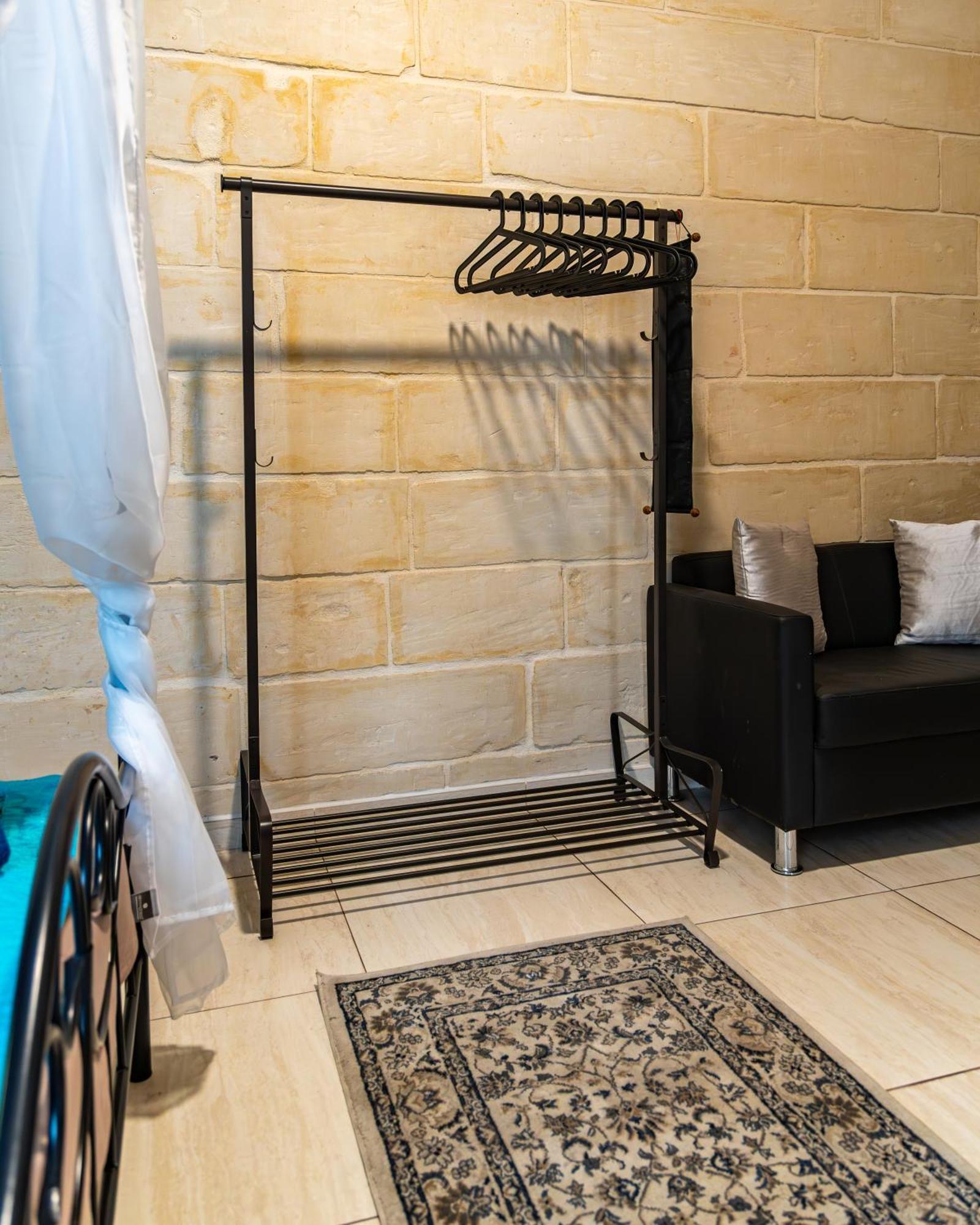 Apartment Traditional Maltese Styled 2br With Large Maltese Balcony & Internal Yard - Located In The Heart Of - Maltese Capital *