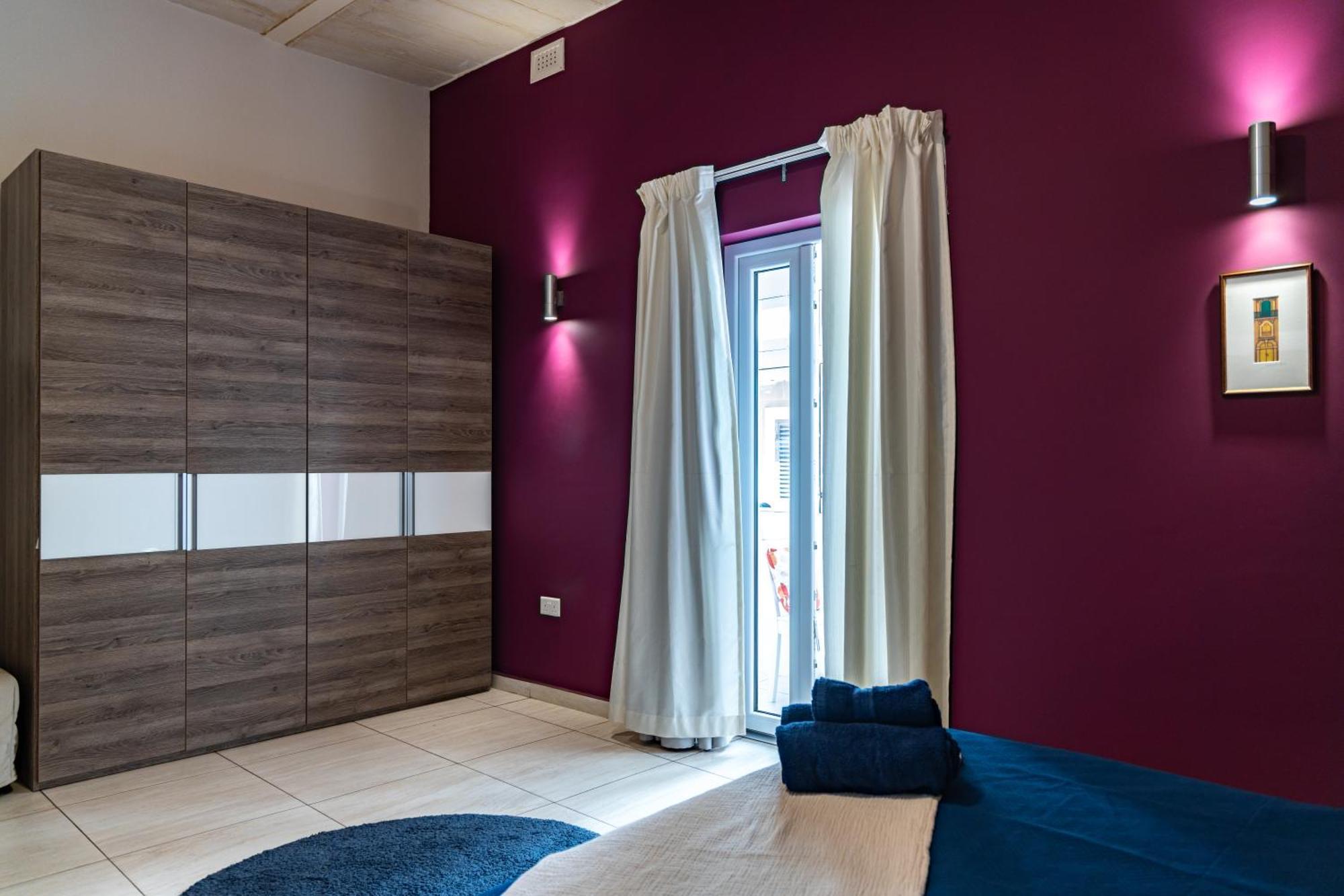 Traditional Maltese Styled 2br With Large Maltese Balcony & Internal Yard - Located In The Heart Of - Maltese Capital