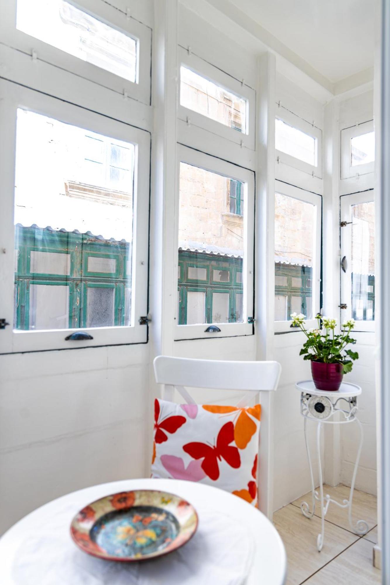 Apartment Traditional Maltese Styled 2br With Large Maltese Balcony & Internal Yard - Located In The Heart Of - Maltese Capital Valletta